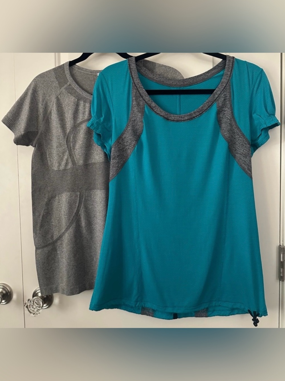 Lululemon Women’s Medium Running Tops 2 Pack Teal Gray Short Sleeve Athletic Set